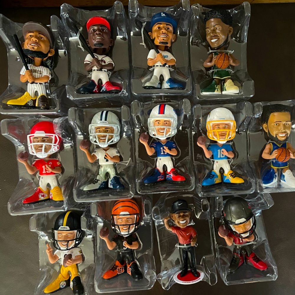 VINYL SHOWSTOMPERZ BOBBLEHEADS